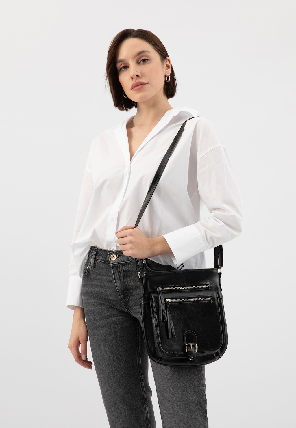 Praktická dámska kožená kabelka cez plece 80037-51 Widok 8