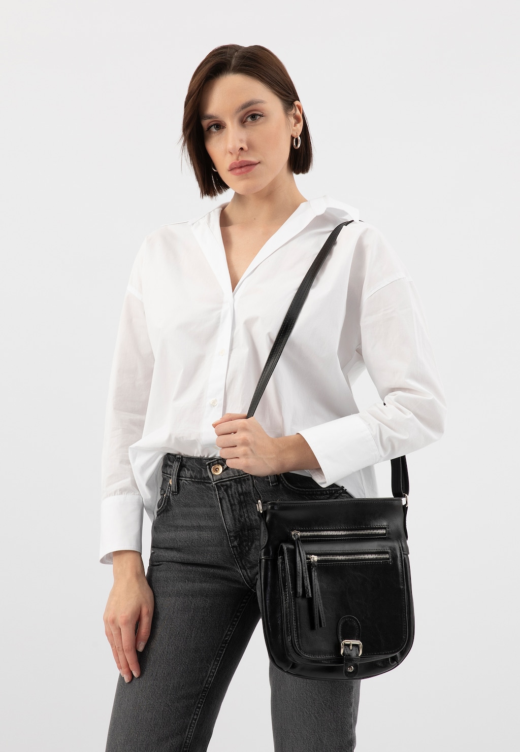 Praktická dámska kožená kabelka cez plece 80037-51 Widok 1