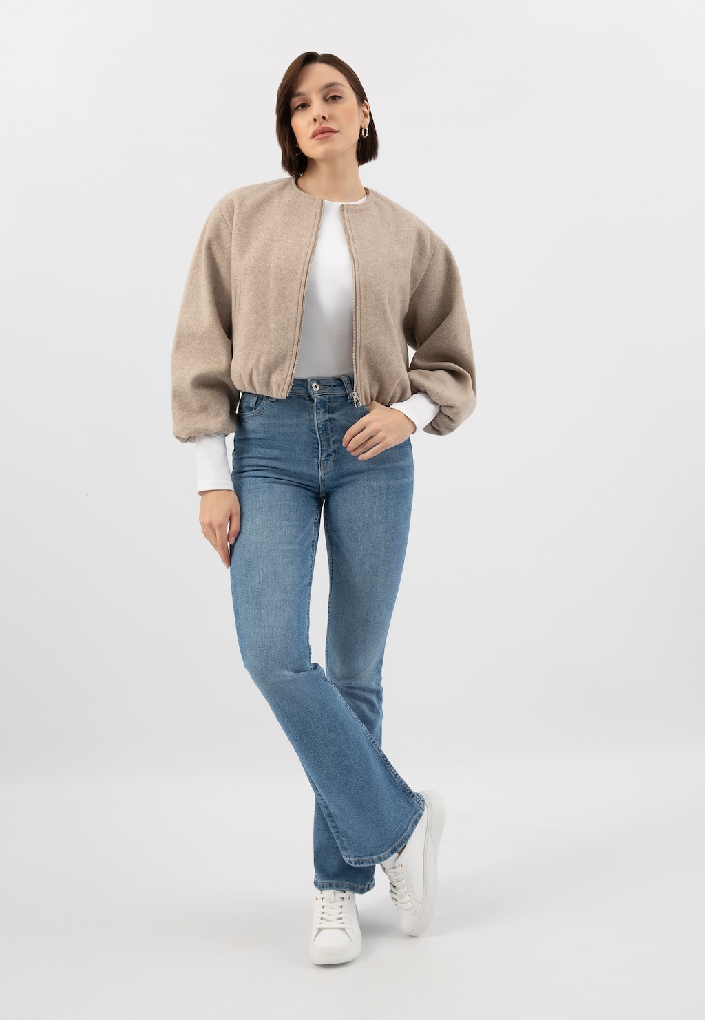 Biele kožené tenisky pre ženy so zlatými detailmi 46344-59 Widok 1