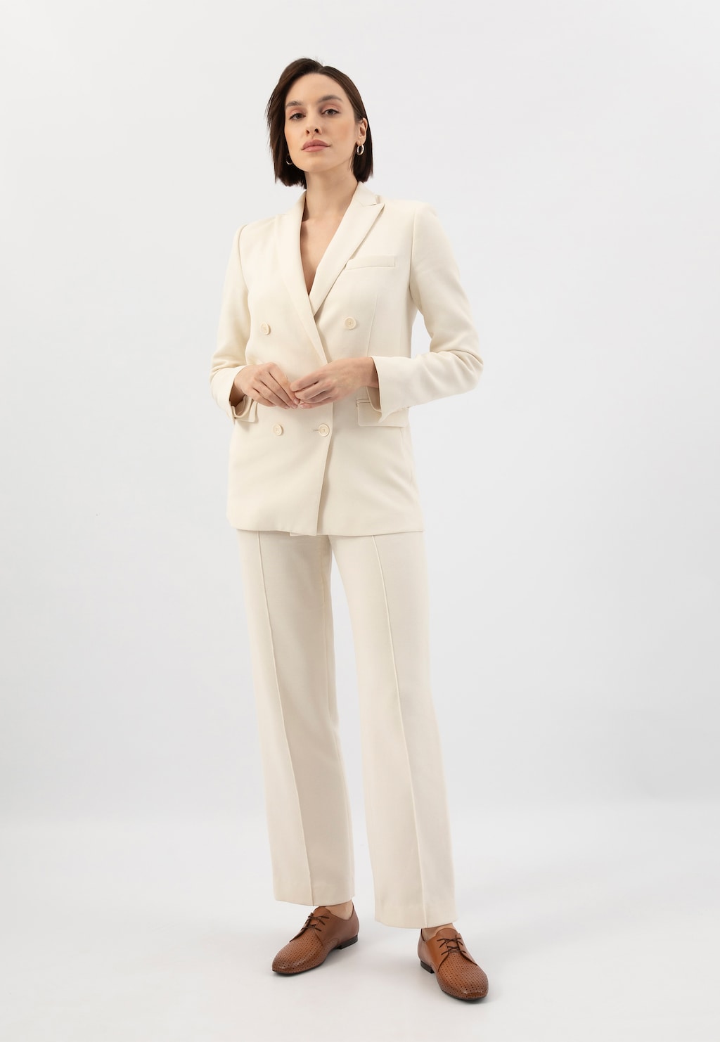 Hnedé šnurovacie dámske poltopánky s ažúrovaním 46332-53 Widok 9