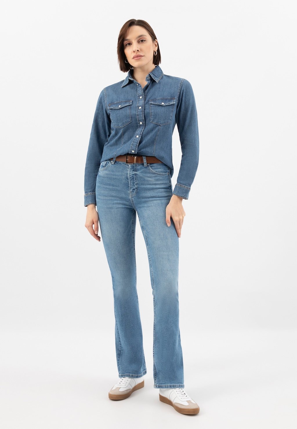 Bílo-šedé dámské tenisky na ploché hnědé podrážce 46307-79 Widok 9