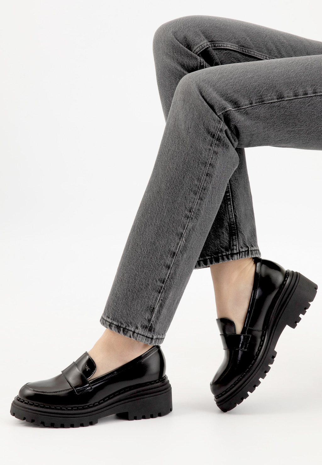 Černé kožené mokasíny dámské na zvýšené podešvi 46192-31 Widok 7