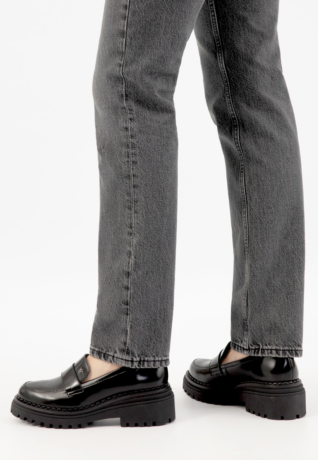 Černé kožené mokasíny dámské na zvýšené podešvi 46192-31 Widok 8