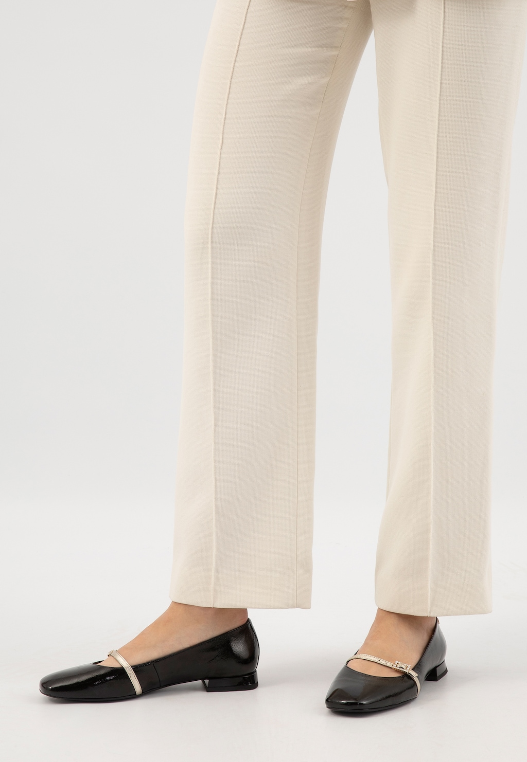 Černé lakované baleríny se zlatým páskem 44051-81 Widok 7