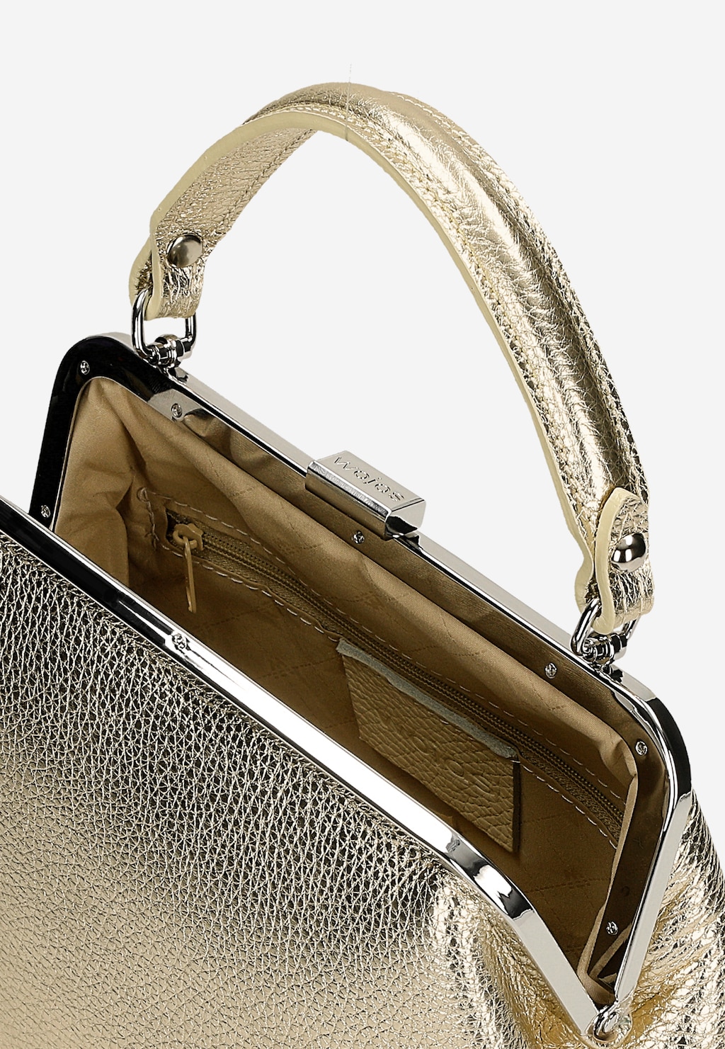 Mała złota torebka Wojas model 80257-58 typu frame bag z otwartym wnętrzem ukazującym beżową wyściółkę i kieszonkę. Metalowe zapięcie z logo marki na ramce.