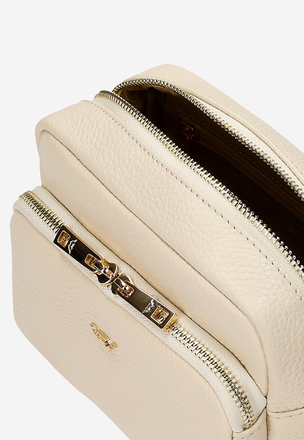 Mała beżowa torebka crossbody Wojas model 80314-54 ze skóry, z otwartym złotym zamkiem błyskawicznym ukazującym wnętrze i dodatkową zewnętrzną kieszenią.