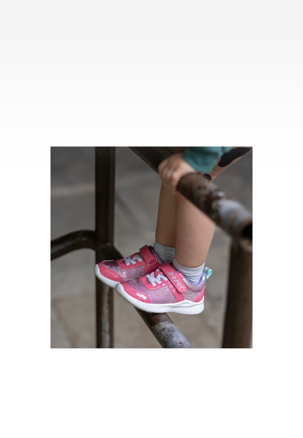 BARTEK růžové tenisky pro dívky s lesklým materiálem 87005-15 Widok 9