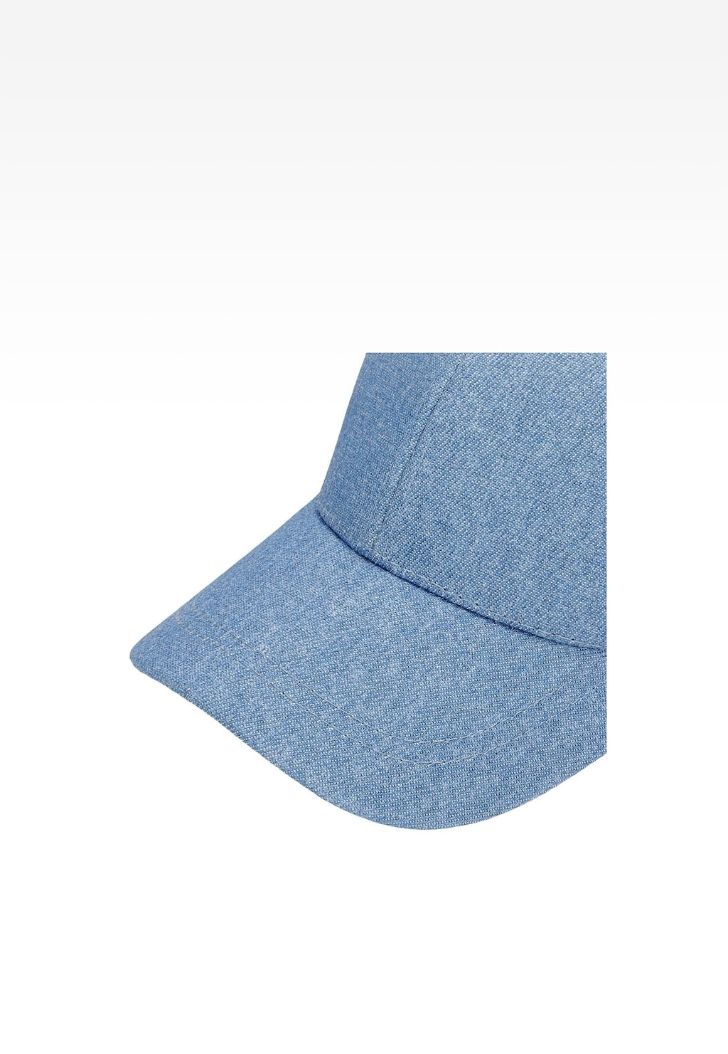 Niebieska jeansowa czapka z daszkiem dla dzieci marki BARTEK model 85610-16, wykonana z denimu, z widocznym daszkiem i szwami.