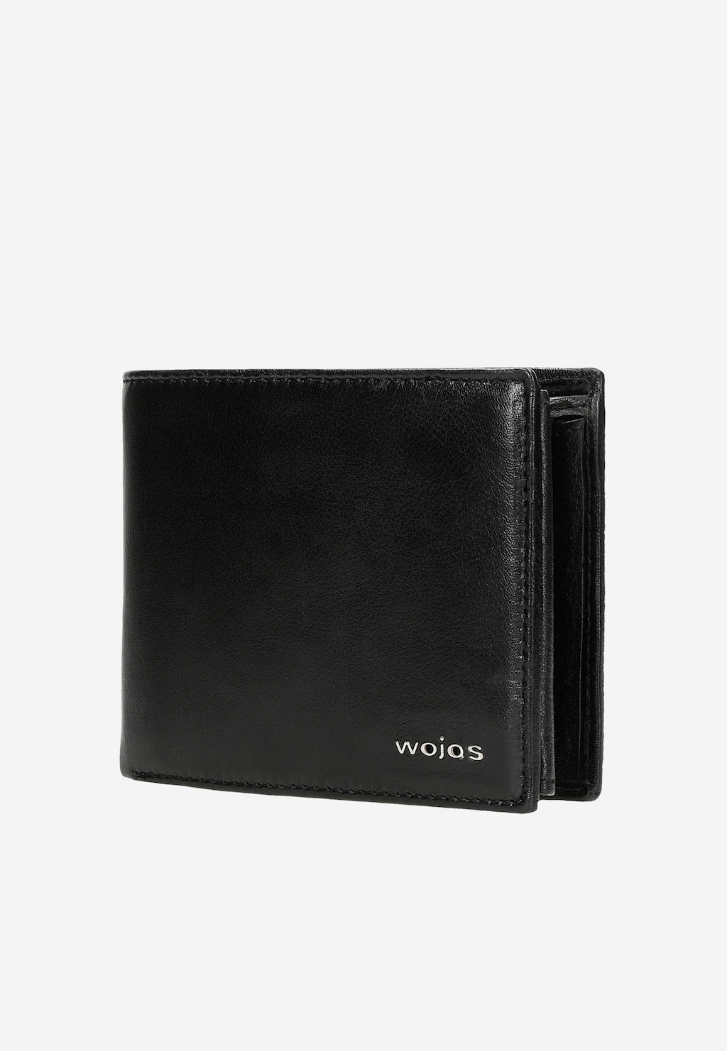 Elegancki czarny skórzany portfel męski Wojas model 8938-51 z metalowym logo na froncie, ukazany z profilu z widoczną wewnętrzną przegródką.