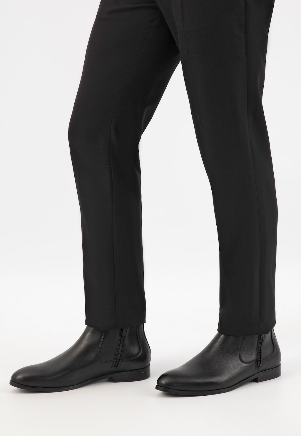 Čierne kožené členkové topánky s zipsom 20030-51 Widok 8