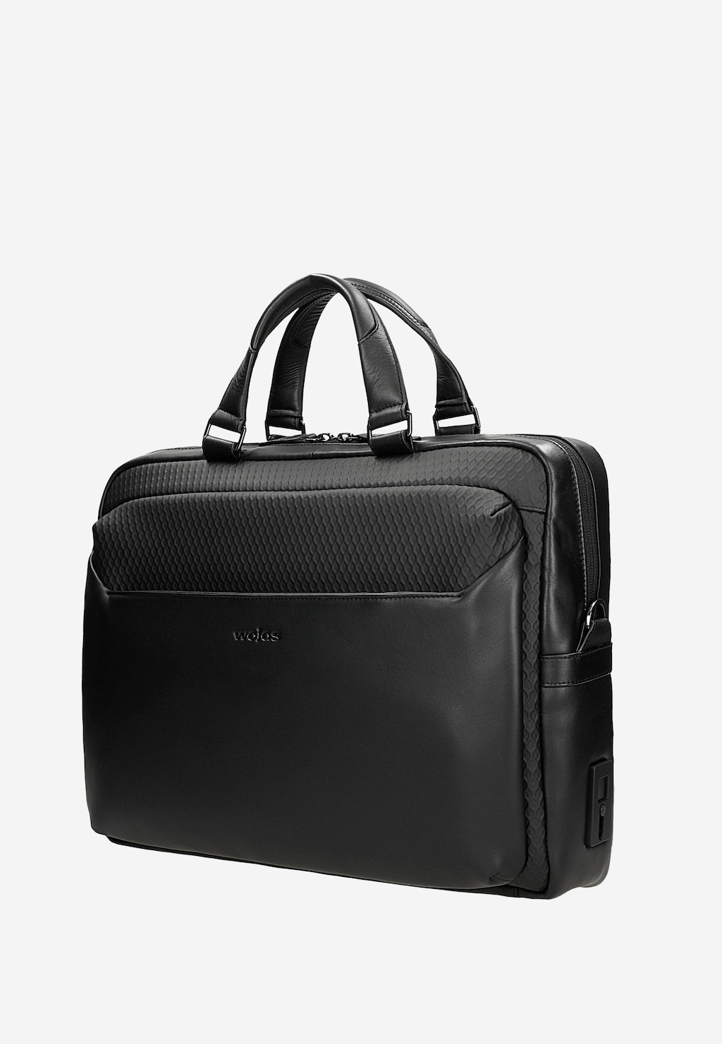 Elegancka czarna torba skórzana Wojas model 90024-81 z przegrodą na laptopa, widoczne teksturowane elementy, podwójne uchwyty i logo marki na froncie.