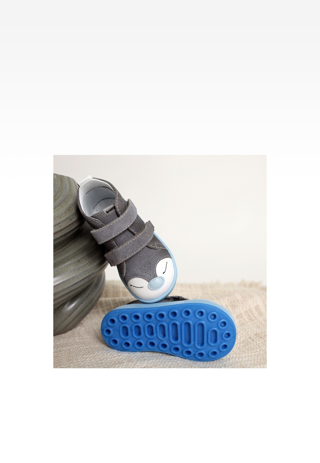 Šedé kotníkové boty BARTEK na modré podrážce Widok 8