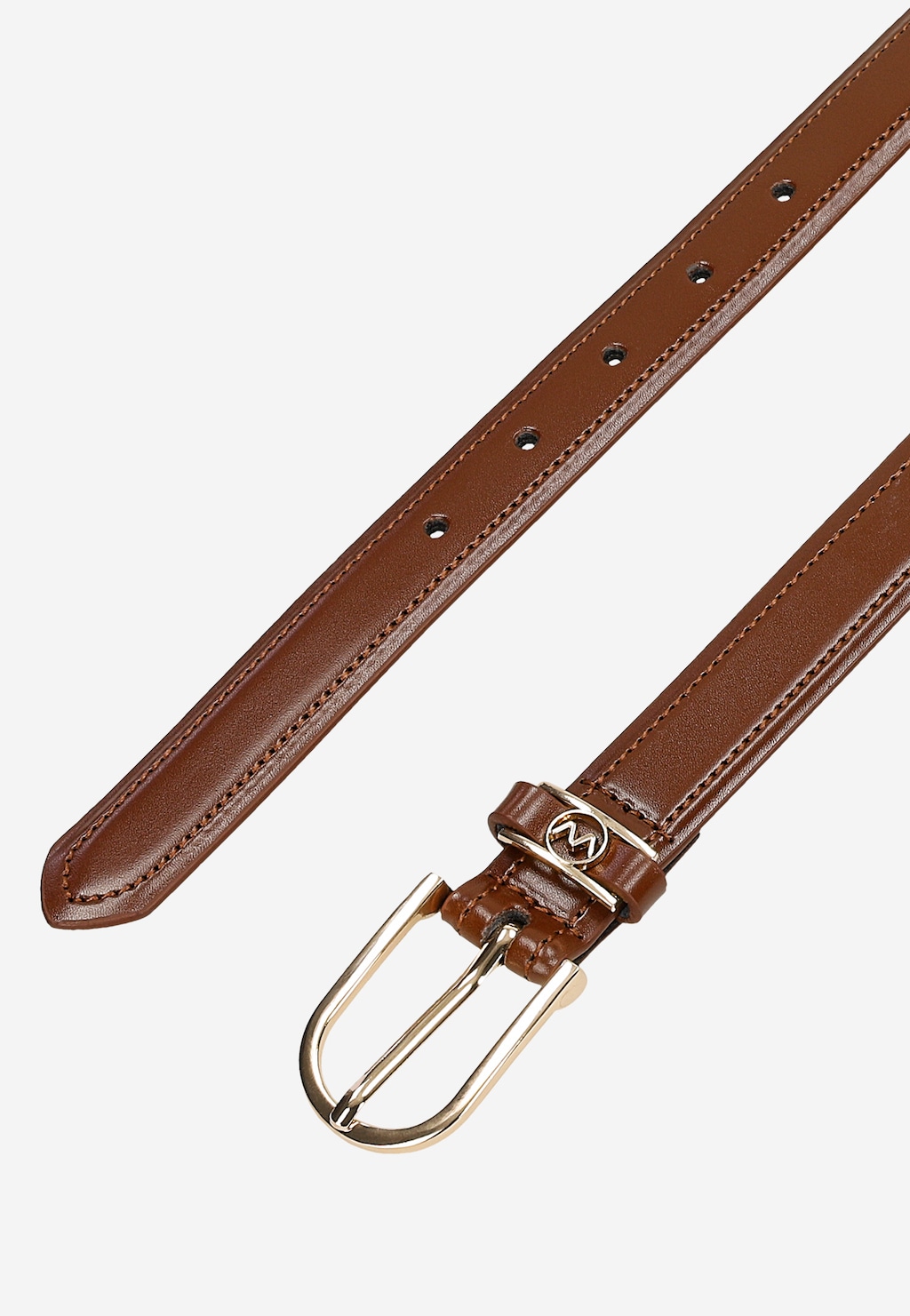 Elegancki brązowy pasek damski Wojas 93130-52 ze skóry licowej z ozdobnymi przeszyciami, złotą klamrą i logo marki na szlufce. Widoczne dziurki regulacyjne.