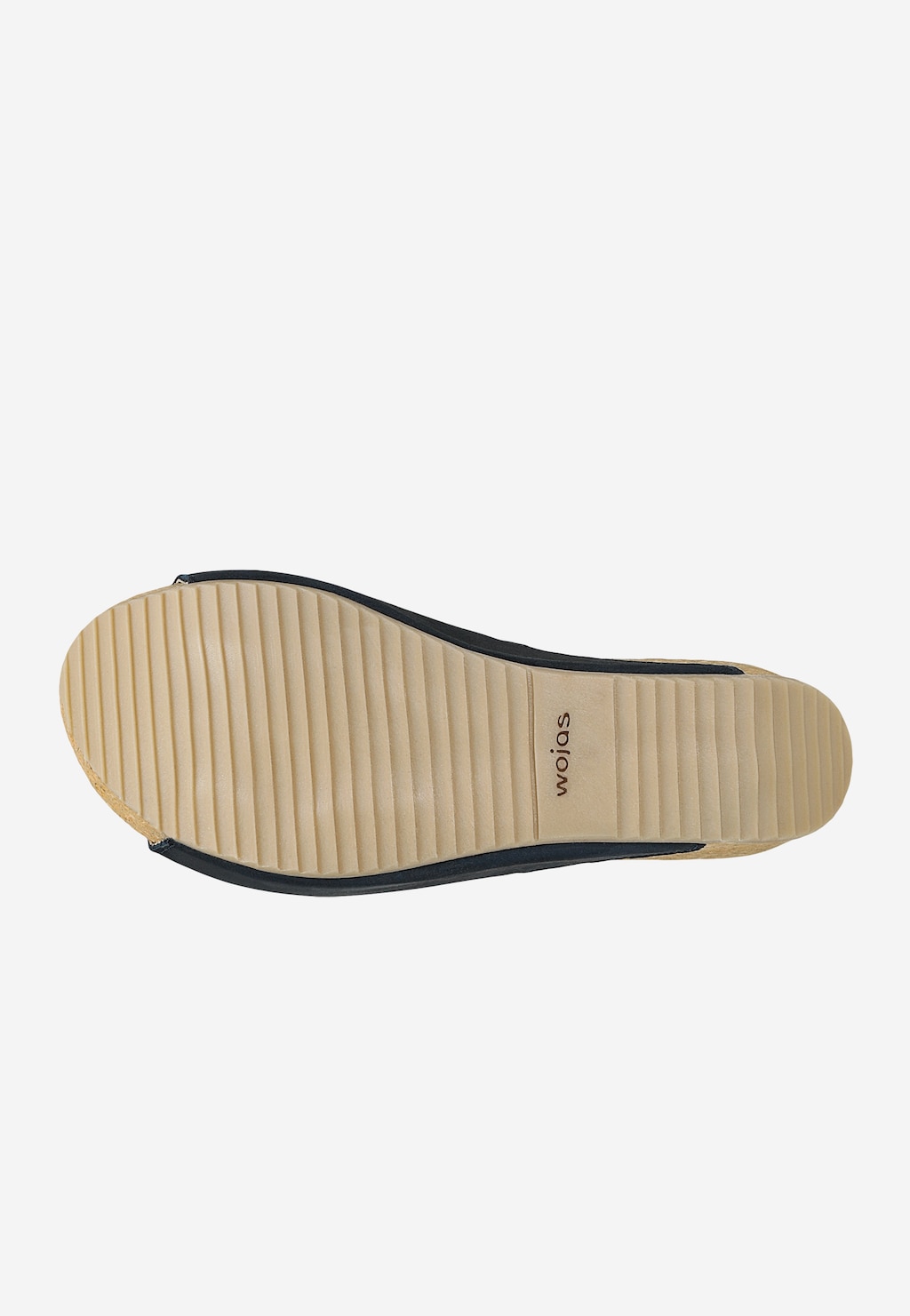 Podeszwa granatowych klapek Wojas model 74021-26 na koturnie z korka, widok od spodu z charakterystycznym żłobionym wzorem i logo marki.