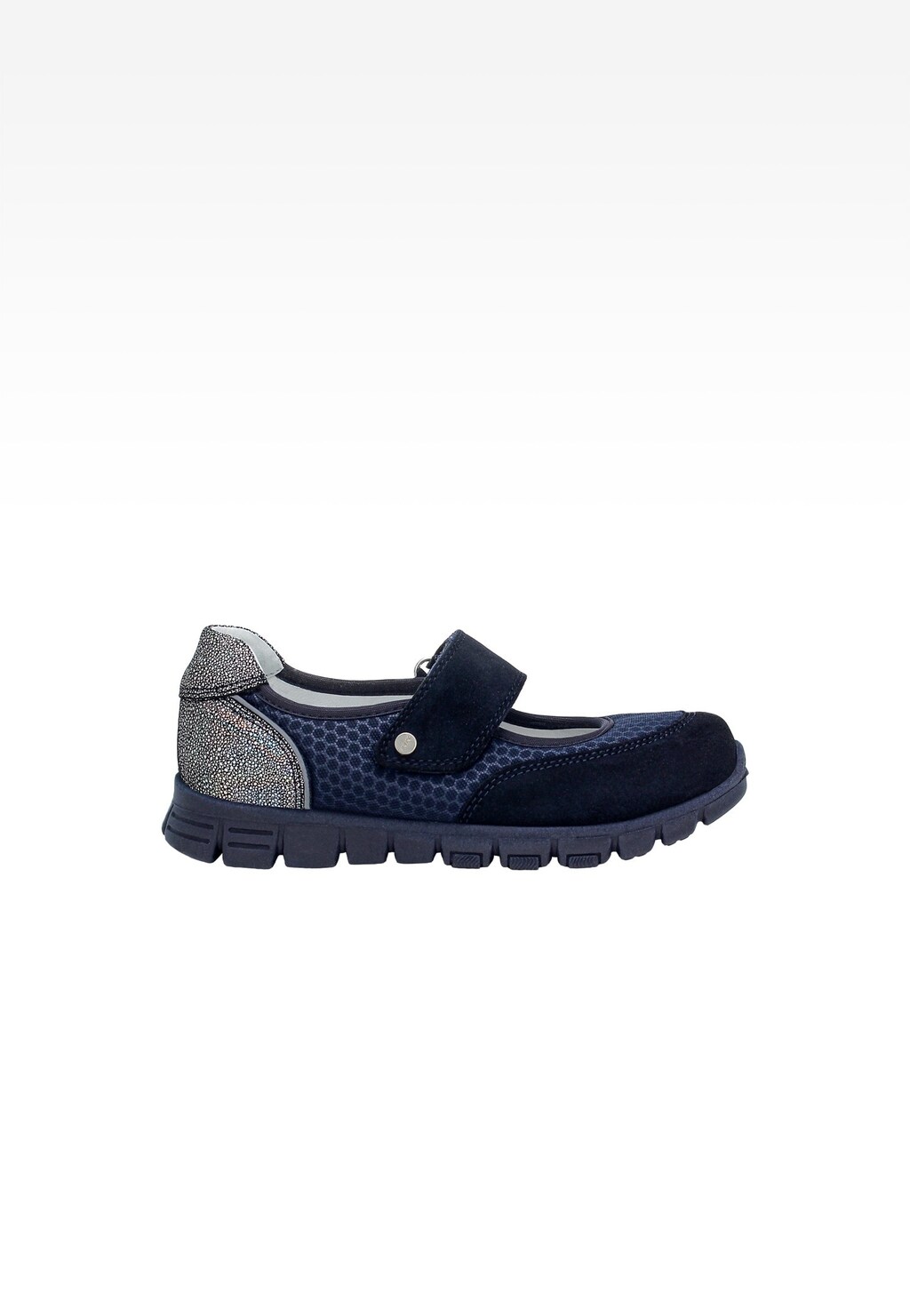 Granatowe sportowe czółenka Bartek z zapięciem na pasek, teksturowaną cholewką z siateczki, srebrystym zapiętkiem i elastyczną podeszwą, model W-65026/SZ/RWR.