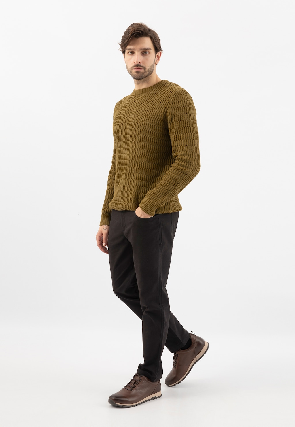 Sneakersy męskie z ciemnobrązowej skóry licowej 10039-52 Widok 8