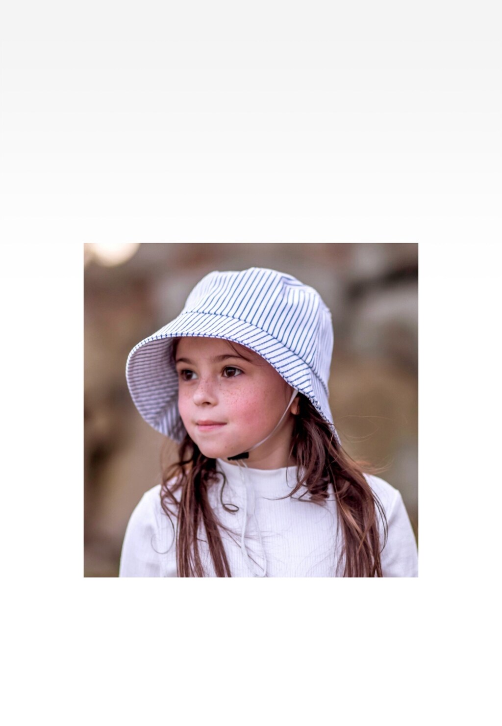 Kapelusz dziecięcy materiałowy w biało-niebieskie paski Widok 5