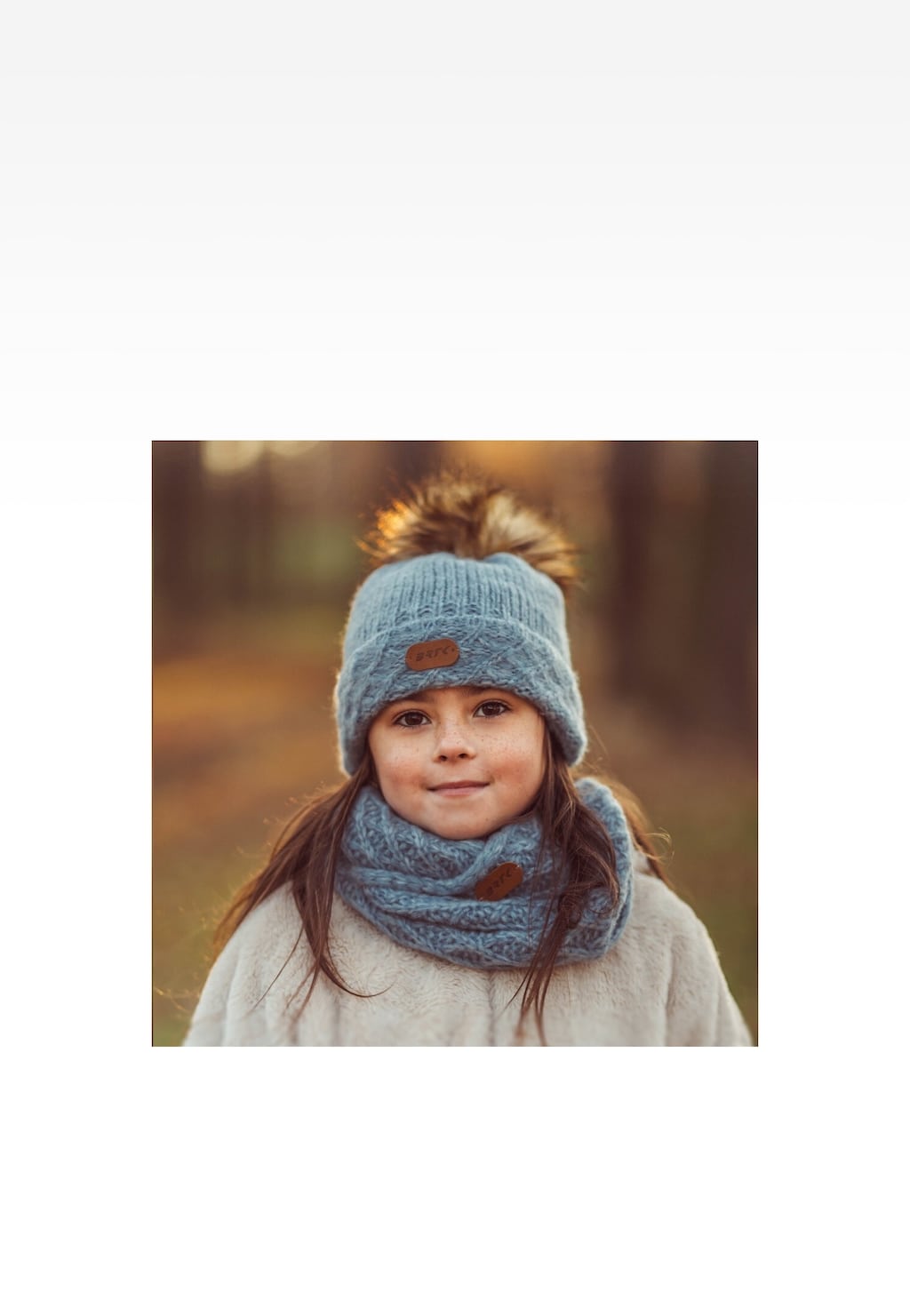 Niebieski komplet czapka + komin BARTEK 85602-86 z wełny merino Widok 5