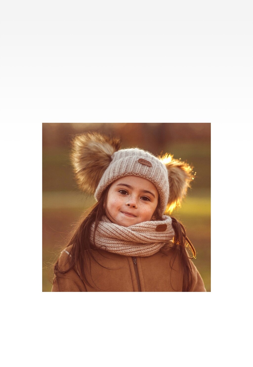 Zestaw zimowy z wełną merino BARTEK 85603-84 beżowa czapka z dwoma pomponami i komin Widok 5