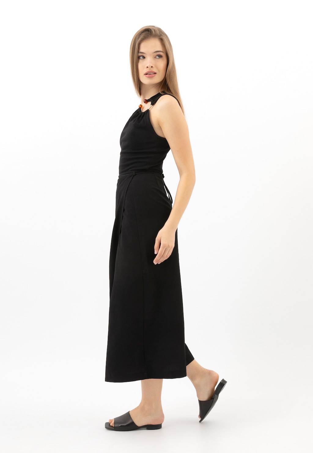 Czarne klasyczne klapki damskie ze skóry licowej 74150-51 Widok 9