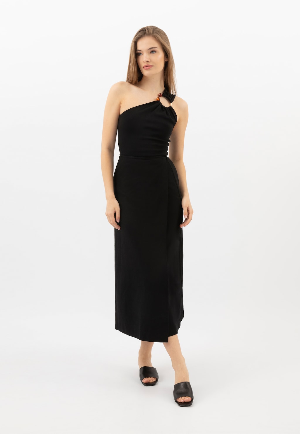 Czarne klasyczne klapki damskie ze skóry licowej 74150-51 Widok 10