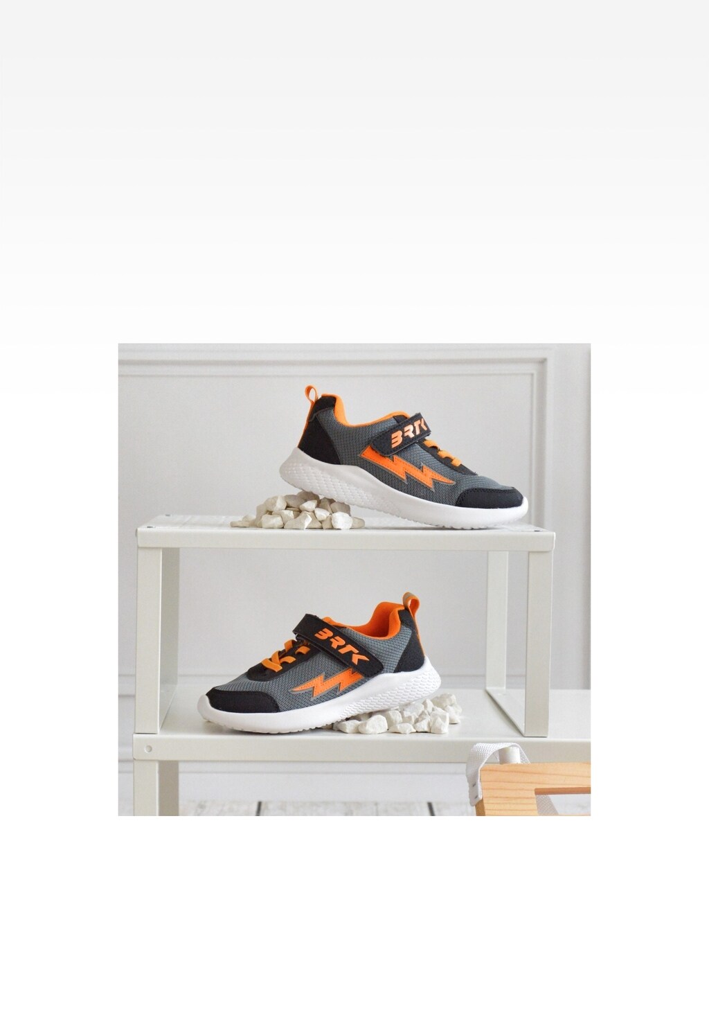 Černo-šedé tenisky s oranžovým zipem BARTEK 87006-10 Widok 9