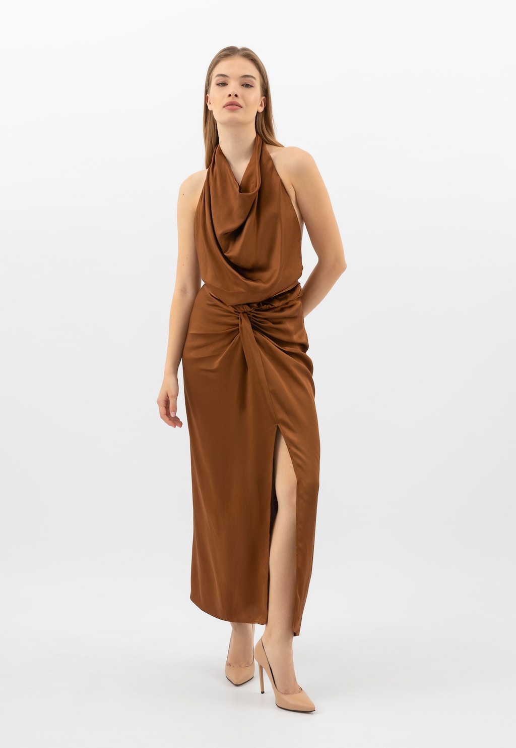 Vysoké kožené podpätky s čiernymi kontrastnými vložkami 35053-50 Widok 10