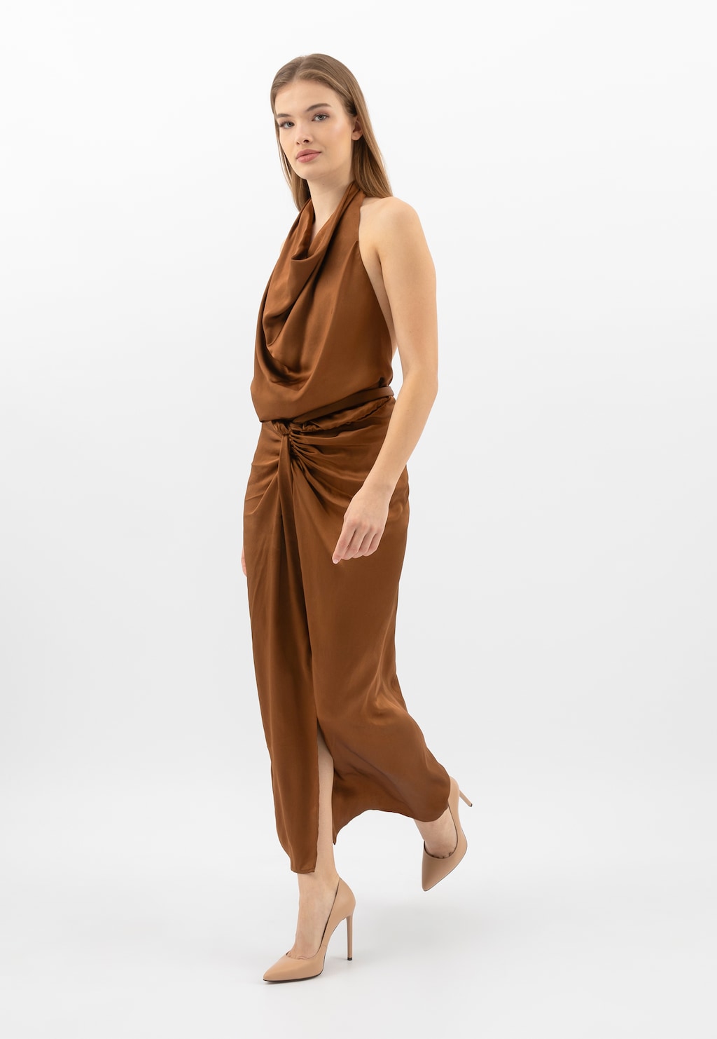 Vysoké kožené podpätky s čiernymi kontrastnými vložkami 35053-50 Widok 1