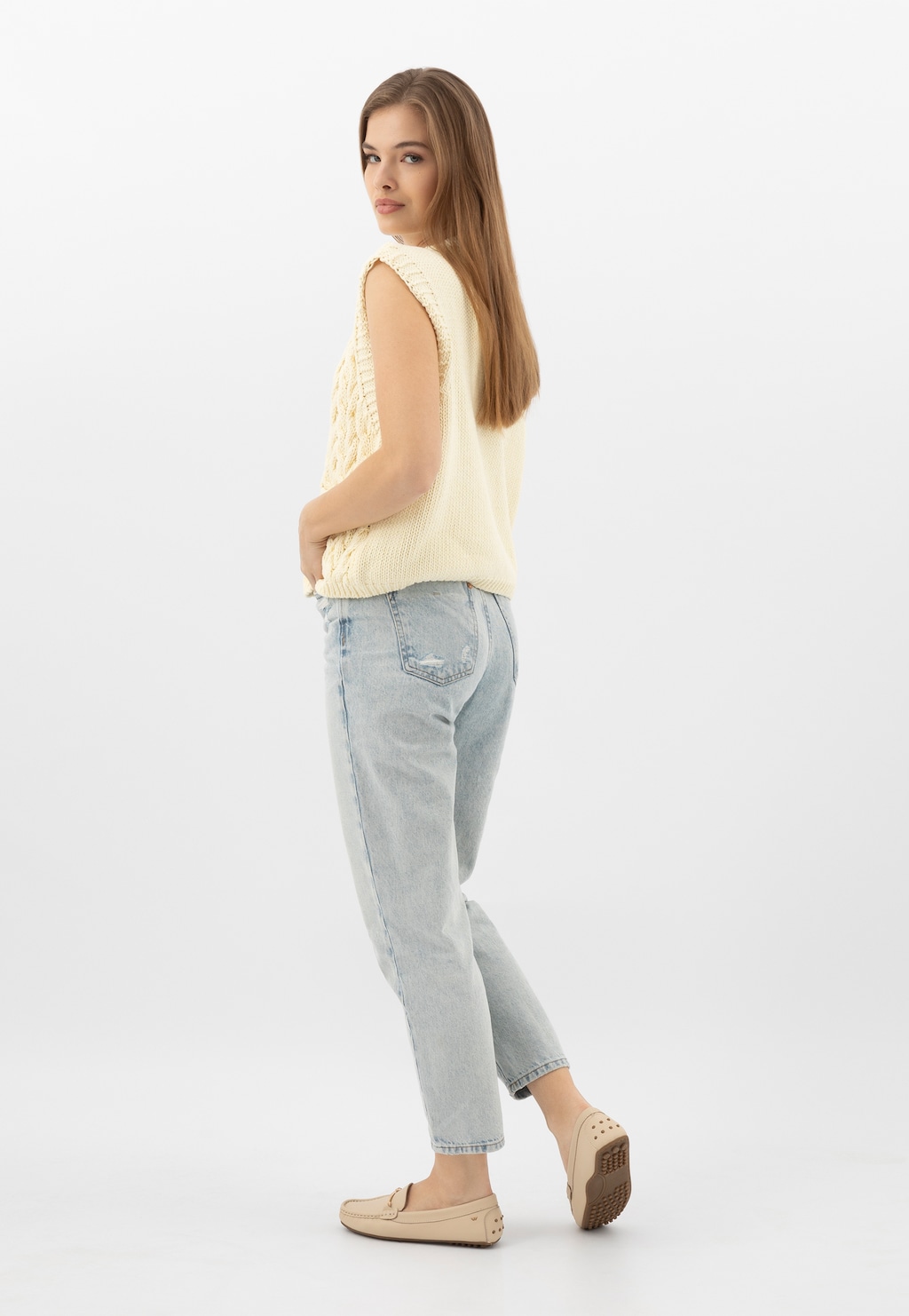 Béžové dámske mokasíny na podrážke typu driver 46210-54 Widok 1