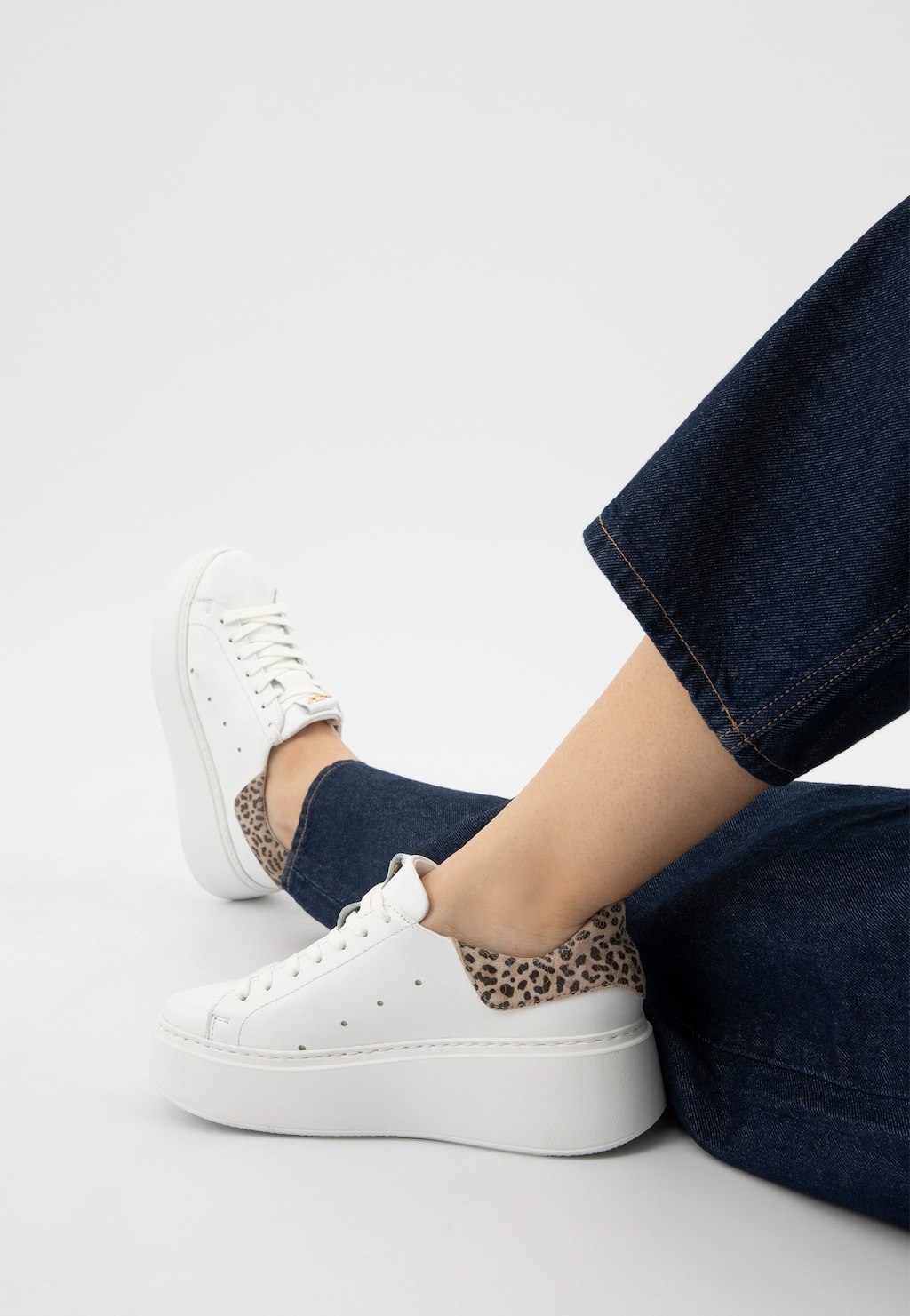 Biele tenisky s leopardím vložkom 46285-79 Widok 8