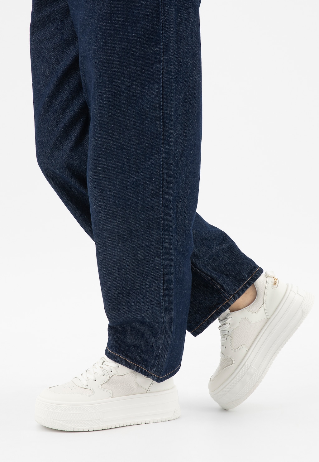 Bílé kožené tenisky na vysoké platformě 46313-59 Widok 8