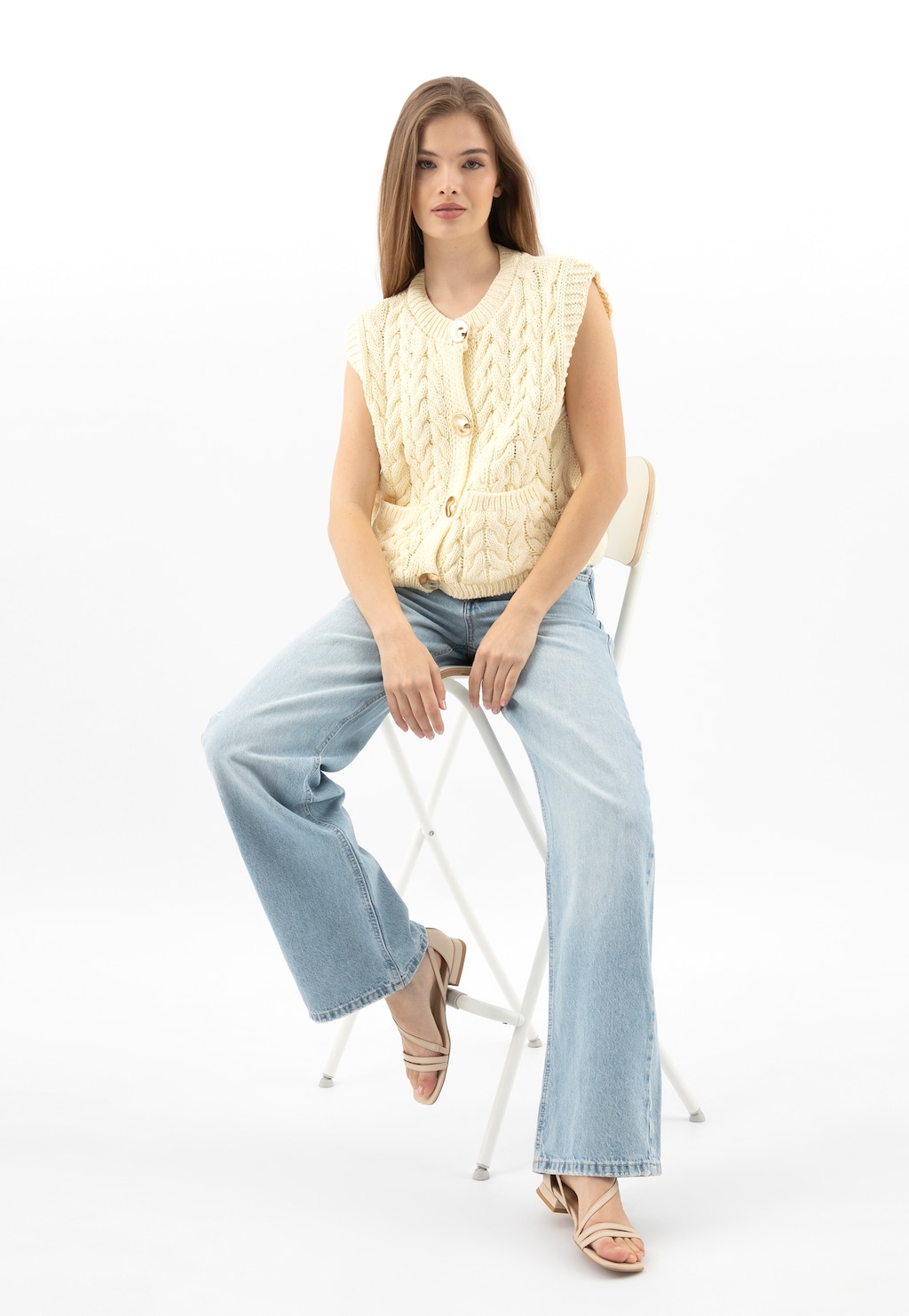 Béžové dámské kožené sandály na nízkém podpatku 76222-54 Widok 1