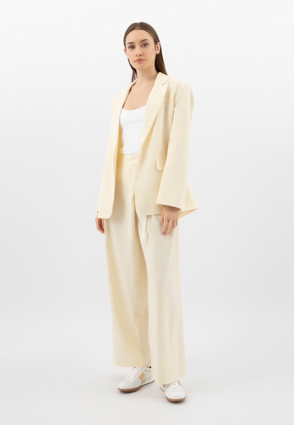 Biele kožené dámske poltopánky so zlatými detailmi 46343-79 Widok 10