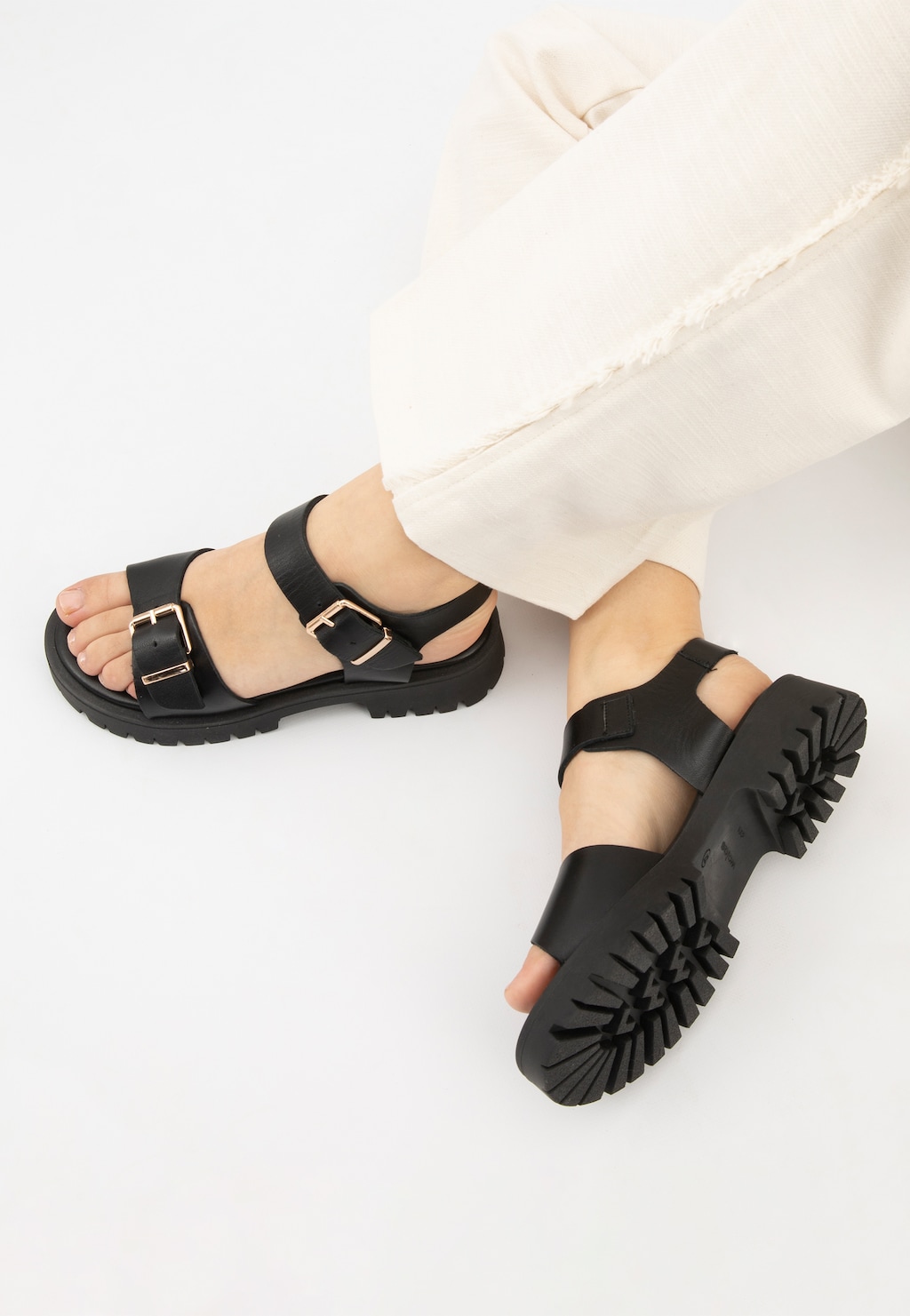 Czarne sandały damskie ze skóry licowej 76108-51 Widok 7