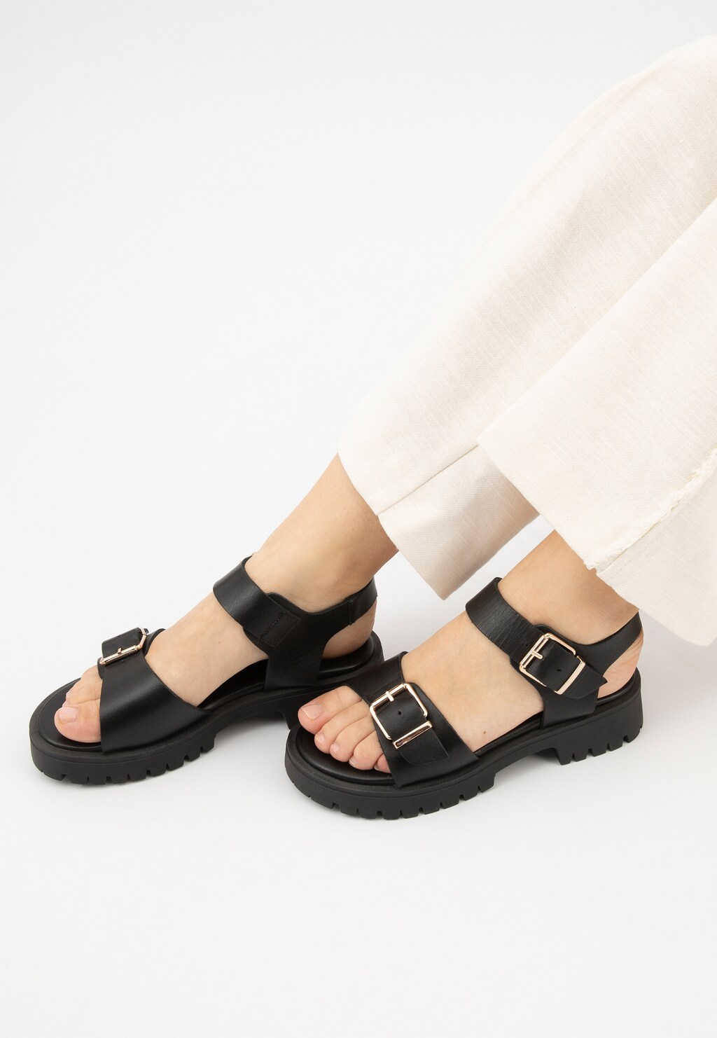 Czarne sandały damskie ze skóry licowej 76108-51 Widok 8