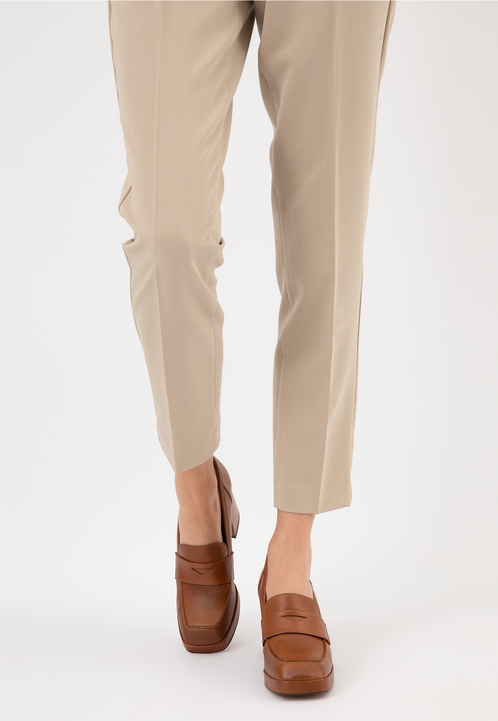 Brązowe mokasyny damskie z kwadratowym noskiem 46219-52 Widok 8