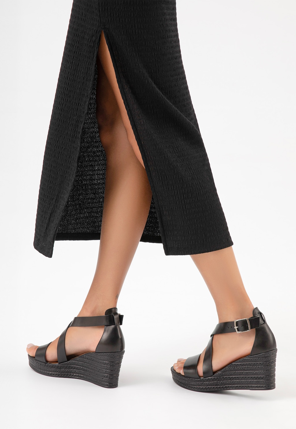 Czarne skórzane sandały damskie na koturnie 76157-51 Widok 8