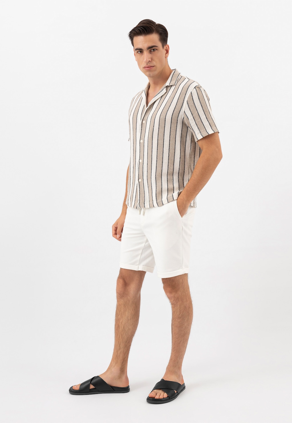 Czarne klapki męskie z gładkiej skóry licowej 32010-51 Widok 1