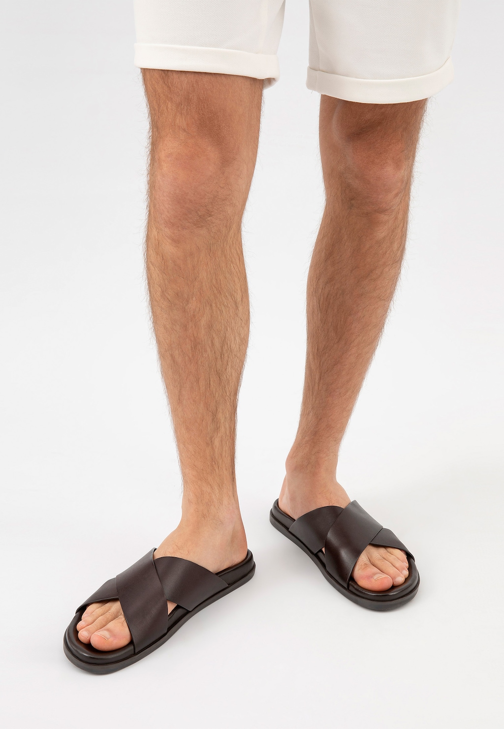 Letní pánské pantofle v tmavě hnědé barvě 32010-52 Widok 7