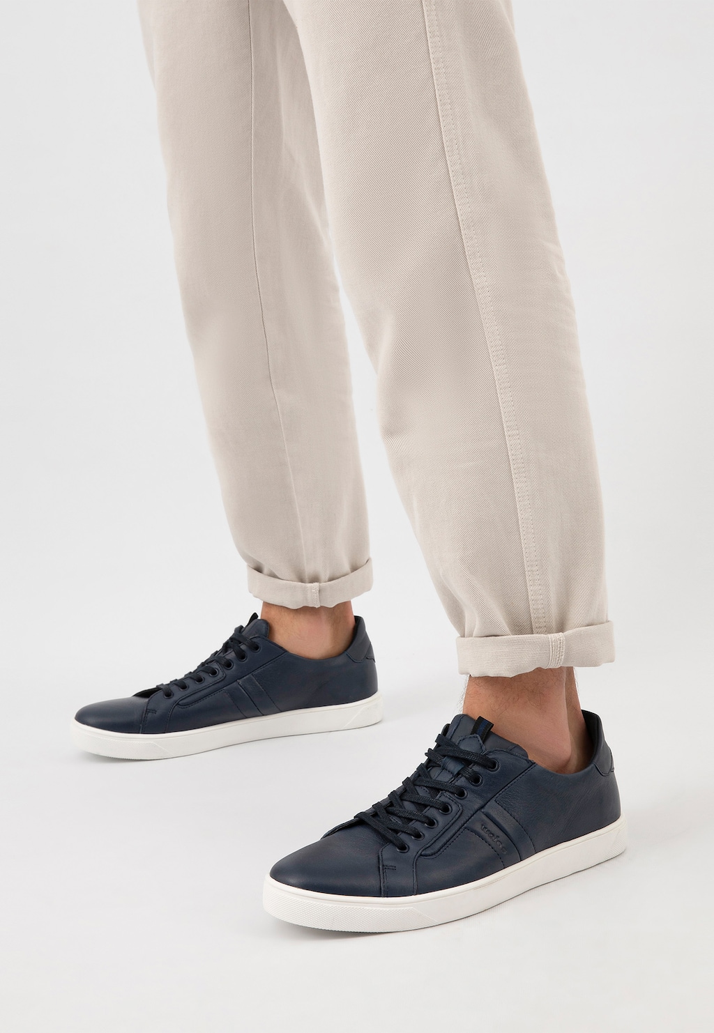 Tmavomodré pánske tenisky s bielou podrážkou 10167-56 Widok 8