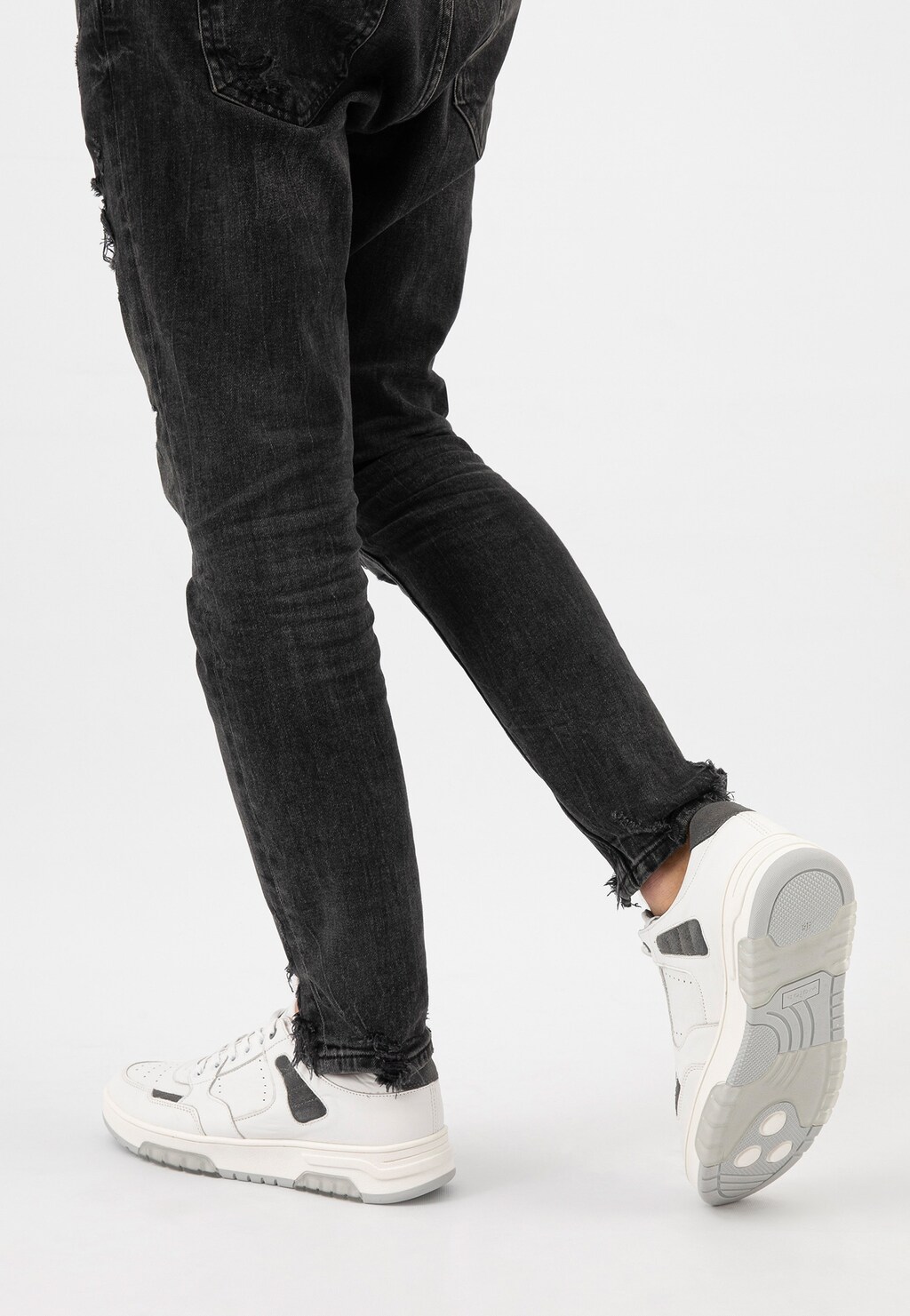 Biało-popielate półbuty męskie ze skóry naturalnej 10093-79 Widok 9