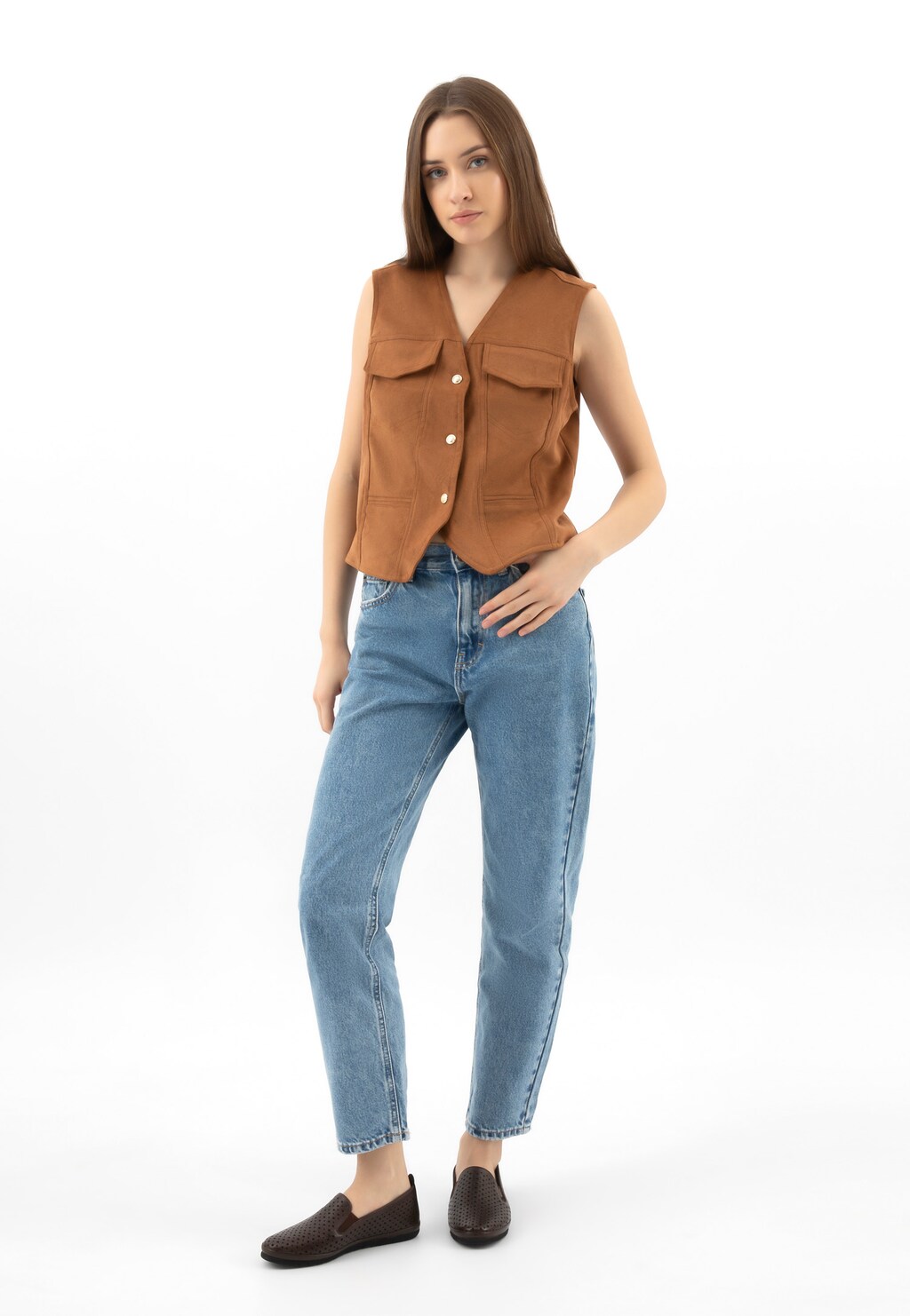 Brązowe loafersy damskie z ażurowanej skóry licowej 46102-52 Widok 9