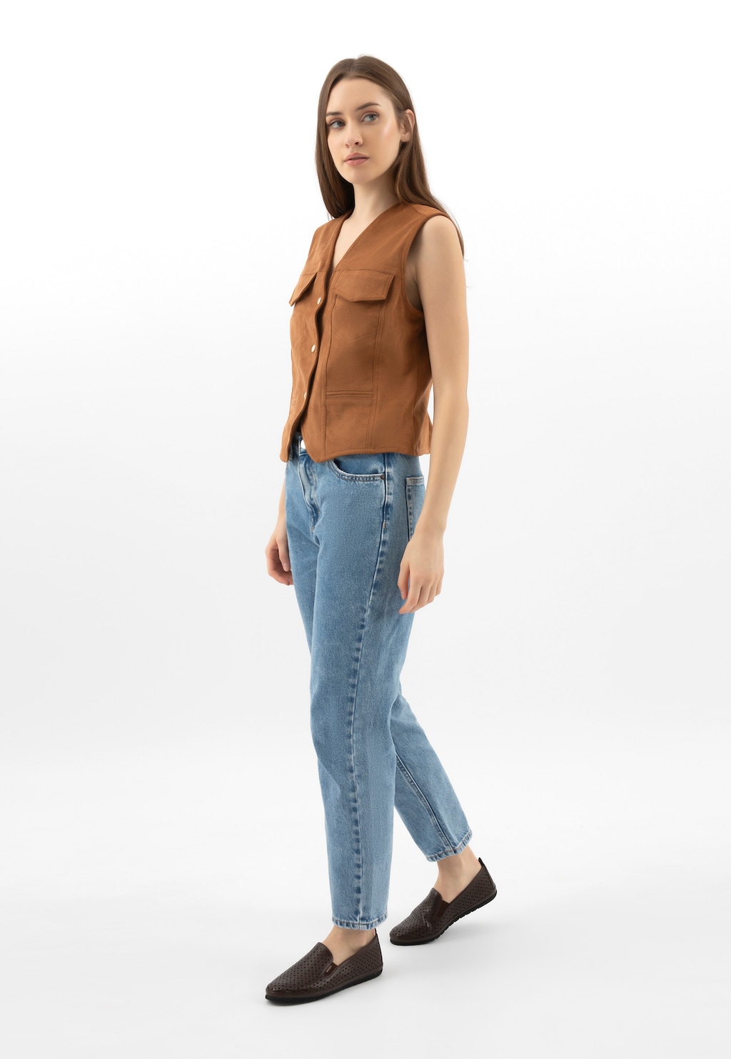 Brązowe loafersy damskie z ażurowanej skóry licowej 46102-52 Widok 1