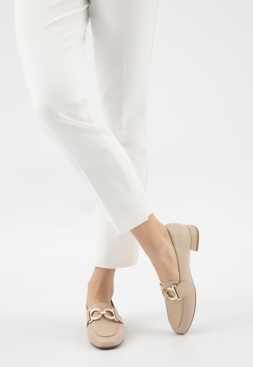 Beżowe półbuty ze skóry naturalnej na obcasie 46320-54 Widok 8