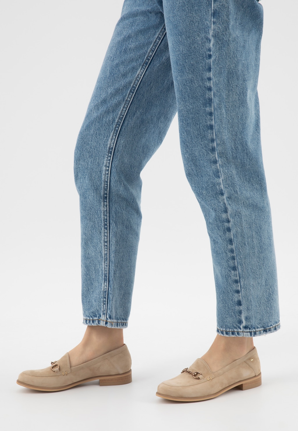 Beżowe mokasyny damskie z metalową klamrą 46330-64 Widok 8