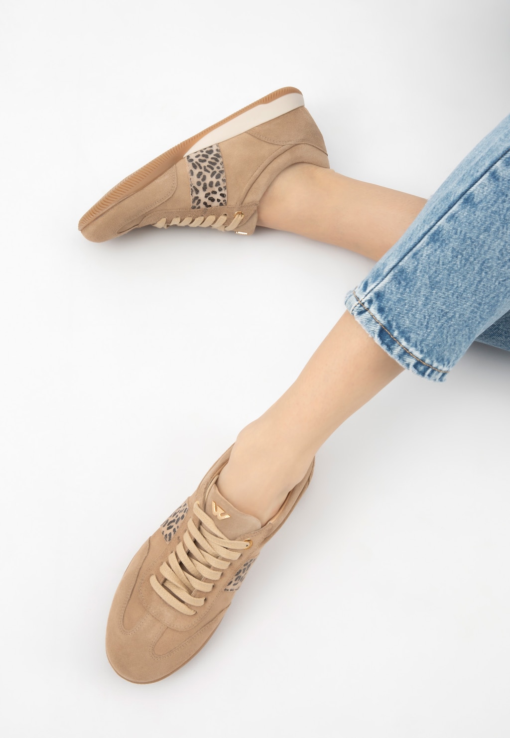 Béžové dámske poltopánky s bodkovanou vsadkou 46343-74 Widok 8