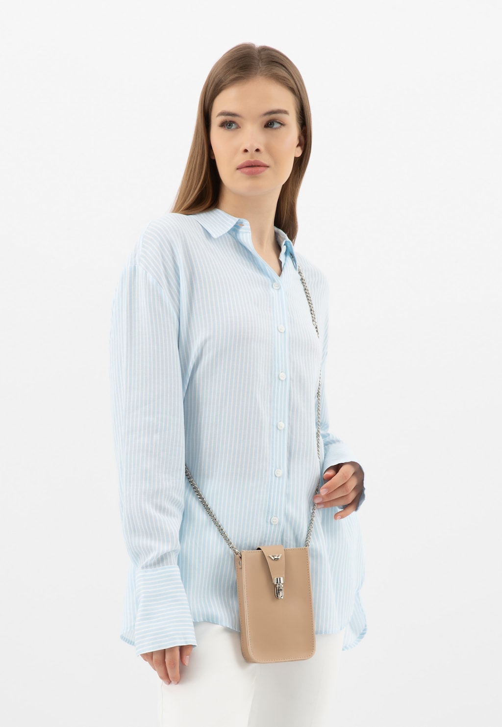 Beżowa torebka na telefon ze srebrnym łańcuchem 80181-54 Widok 1