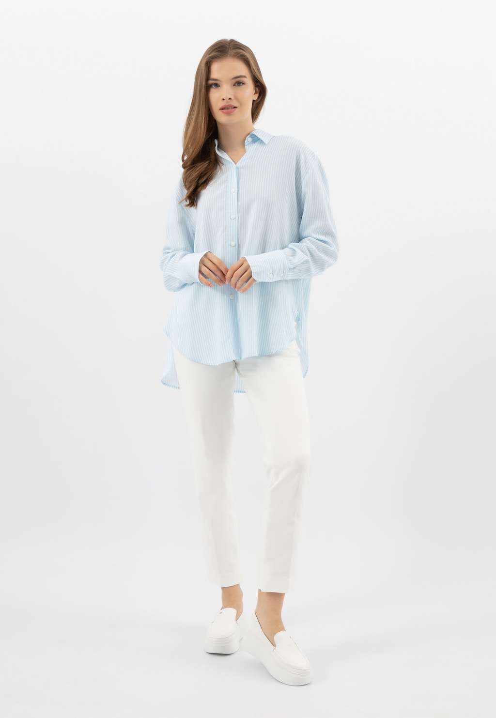 Białe wsuwane półbuty damskie ze skóry naturalnej 46345-59 Widok 10