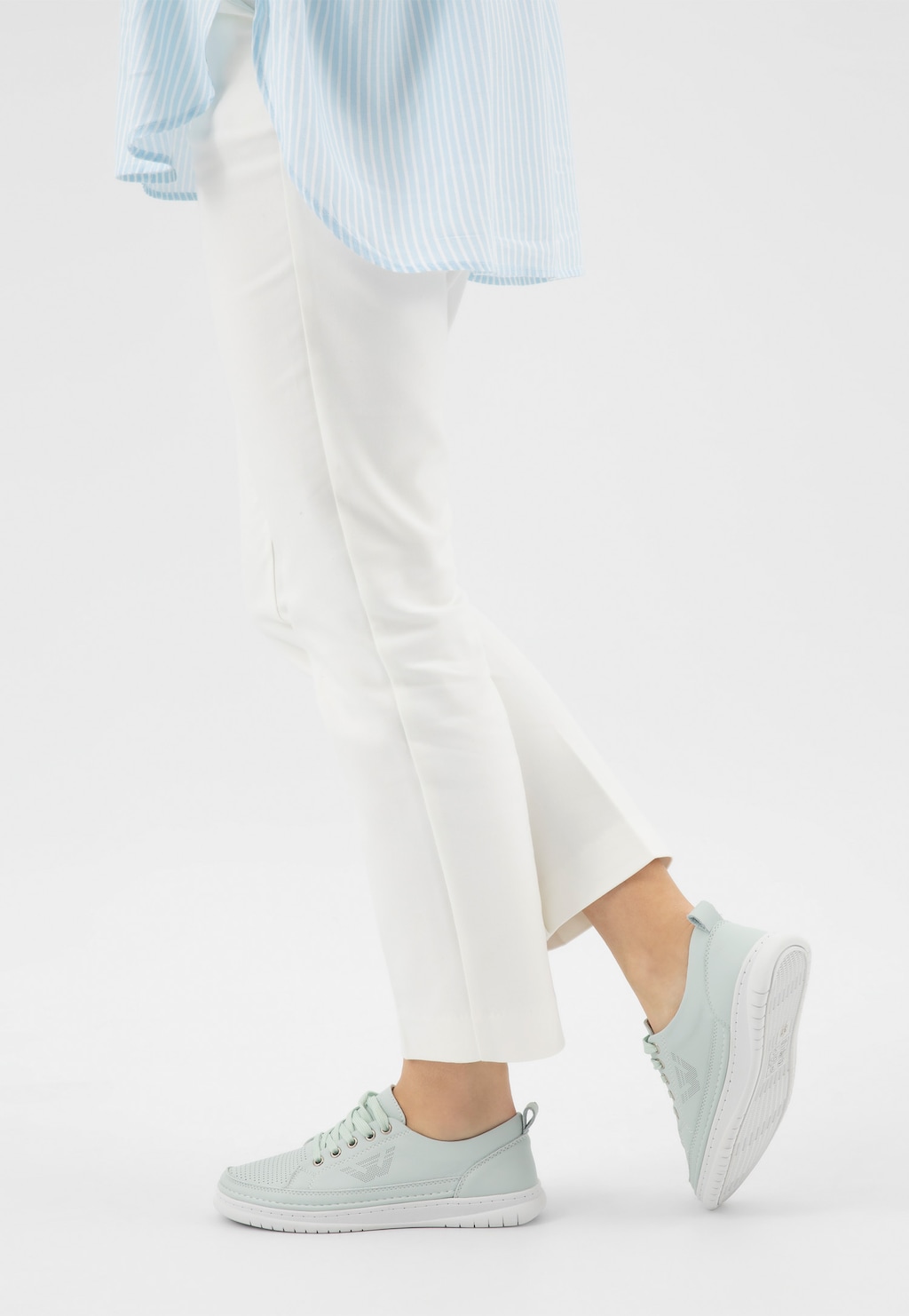 Modré dámske tenisky z perforovanej kože 46265-56 Widok 8