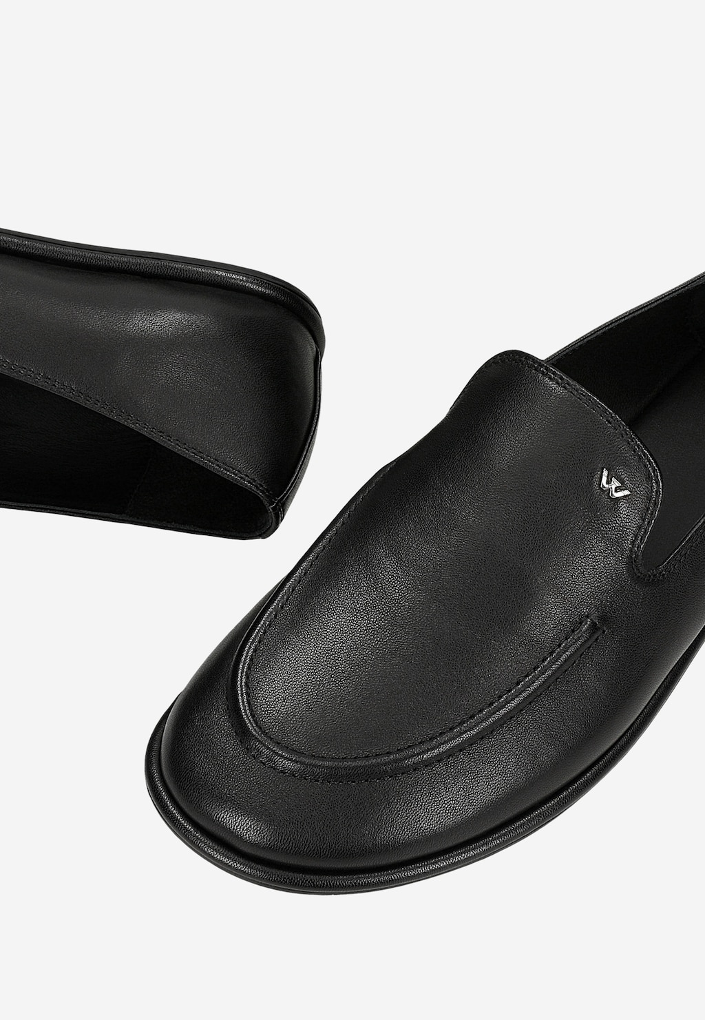 Czarne skórzane loafersy damskie na płaskiej podeszwie 46373-51 Widok 6